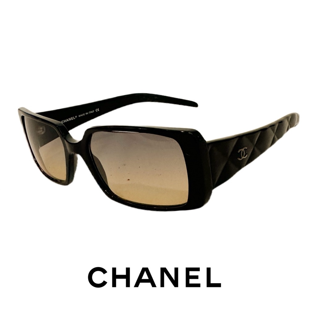 AUTHENTIC Chanel vintage sunglasses Y2K with quilted sides